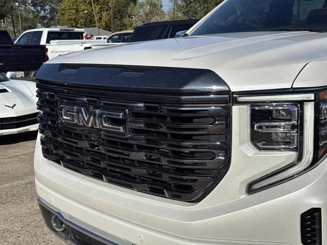 Used 2023 White GMC Denali Ultimate image 4