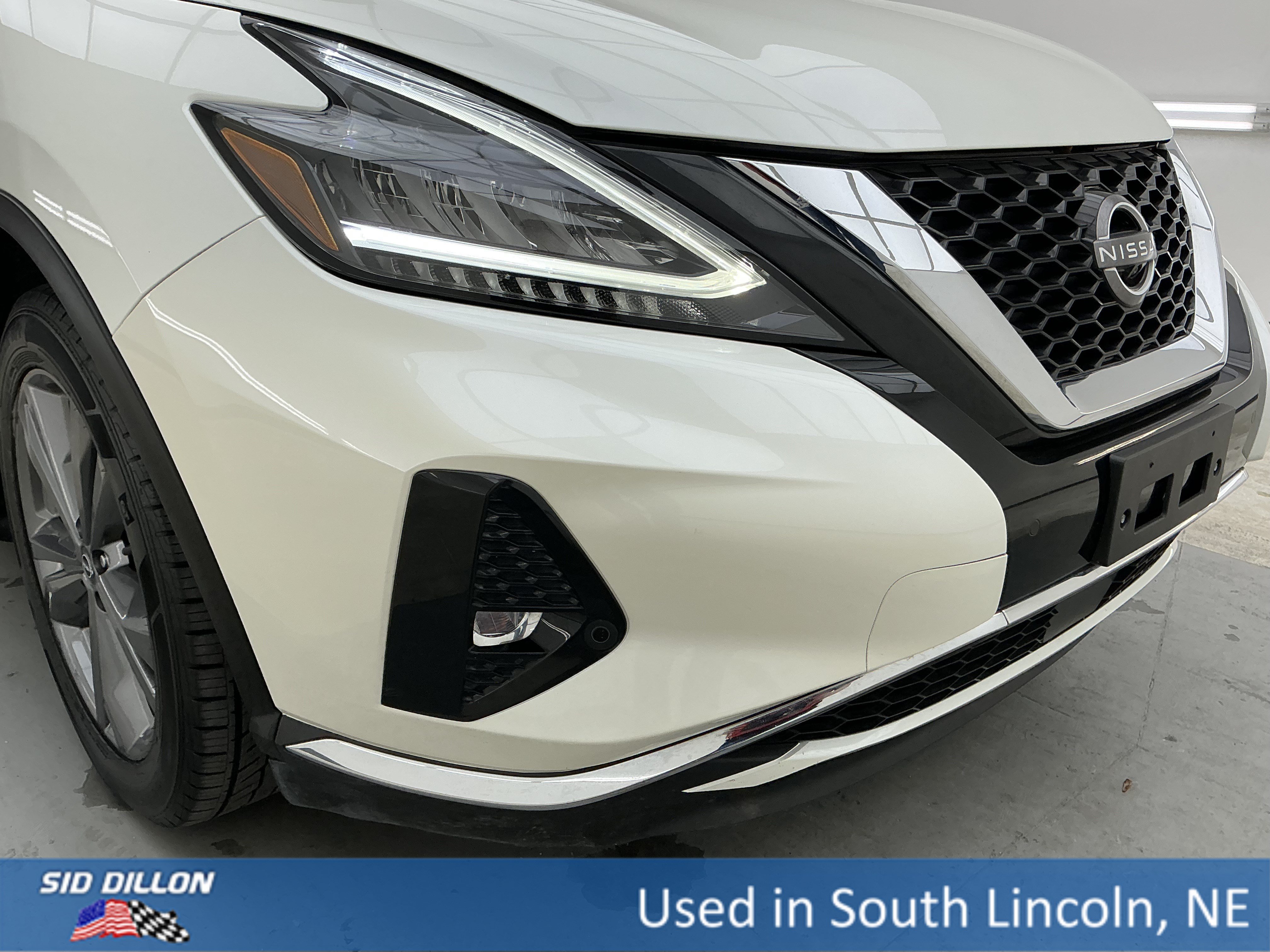 Used 2023 Pearl White Tricoat Nissan Platinum image 27
