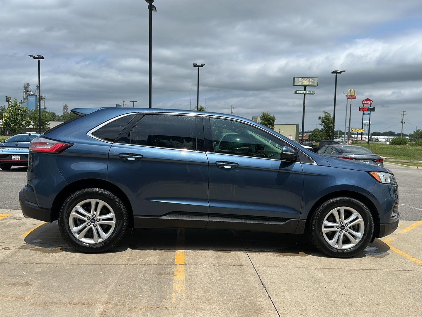 Used 2019 Blue Metallic Ford SEL image 5
