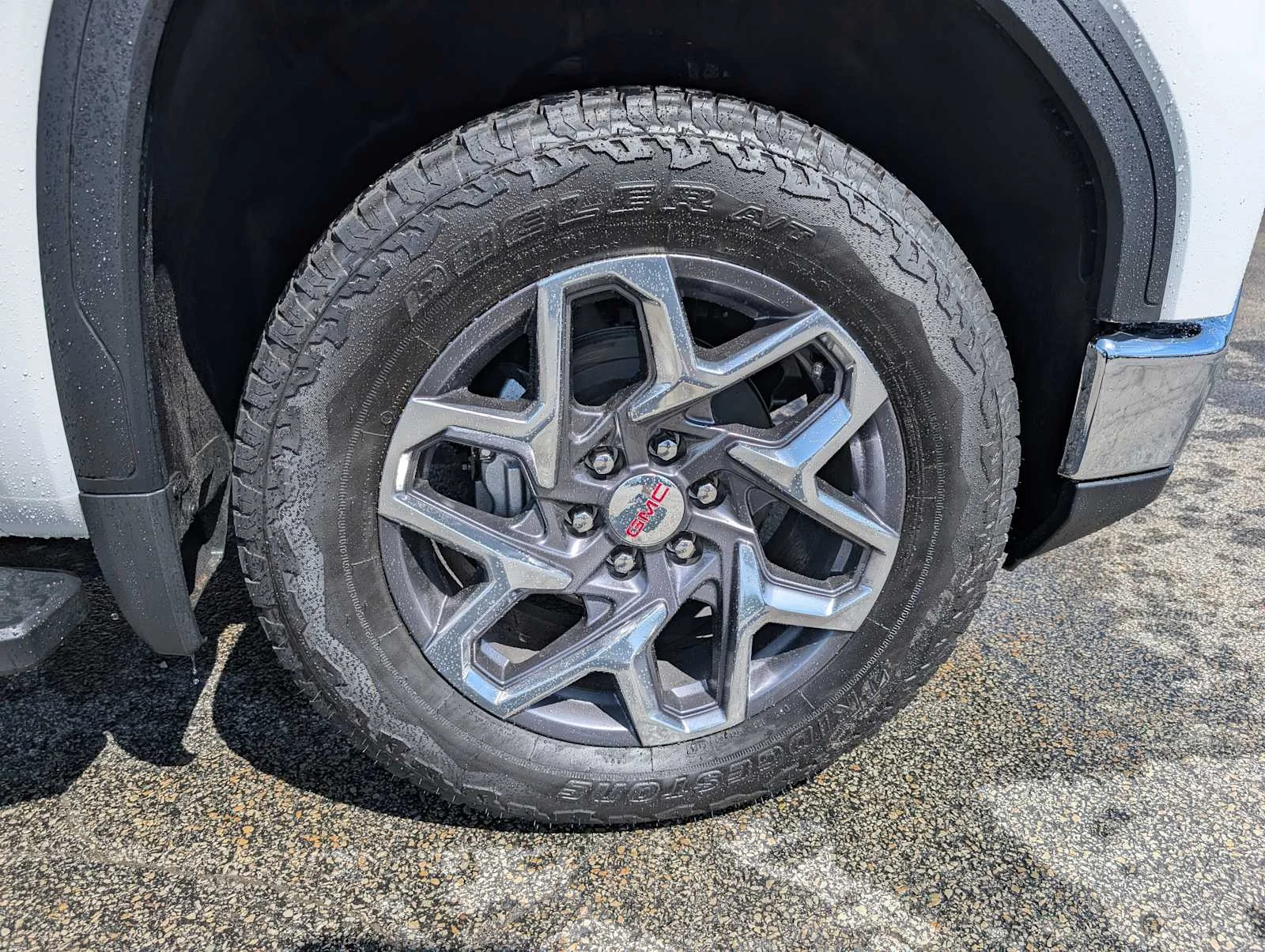 New 2026 Summit White GMC SLT image 3