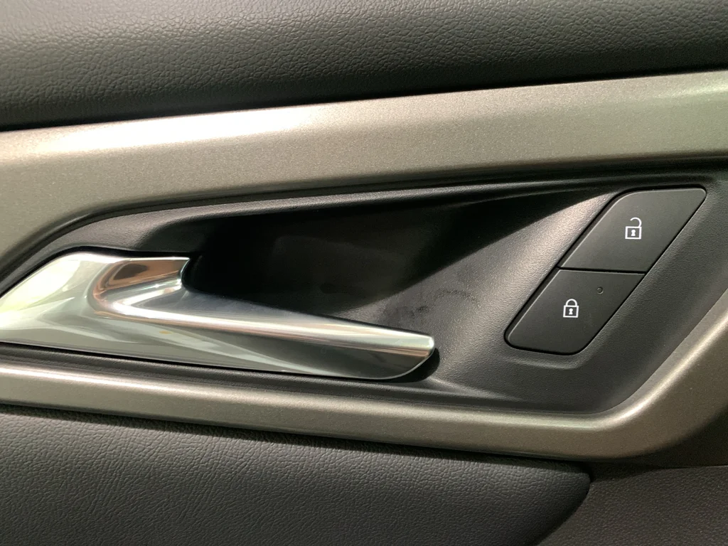 2027 Chevrolet Traverse LT - Photo 28
