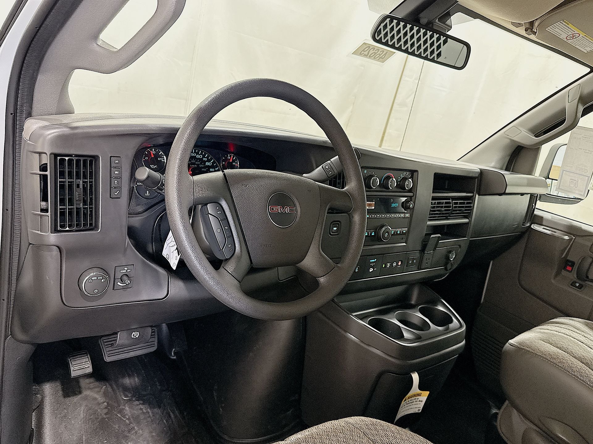 2025 GMC Savana Cargo Work Van - Photo 10
