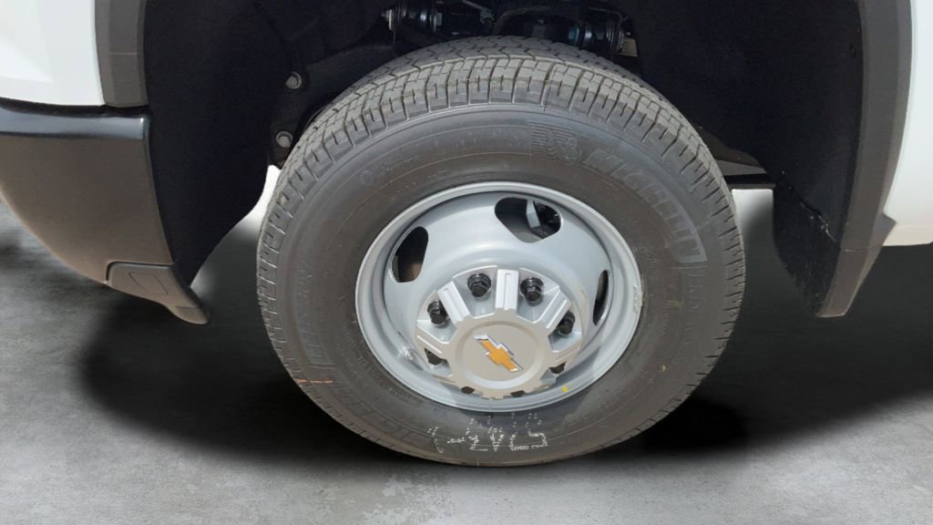New 2026 Summit White Chevrolet Work Truck image 46