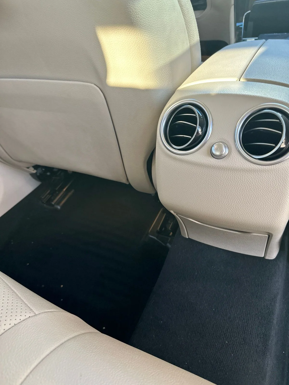Used 2020 White Mercedes-Benz GLC 300 image 9
