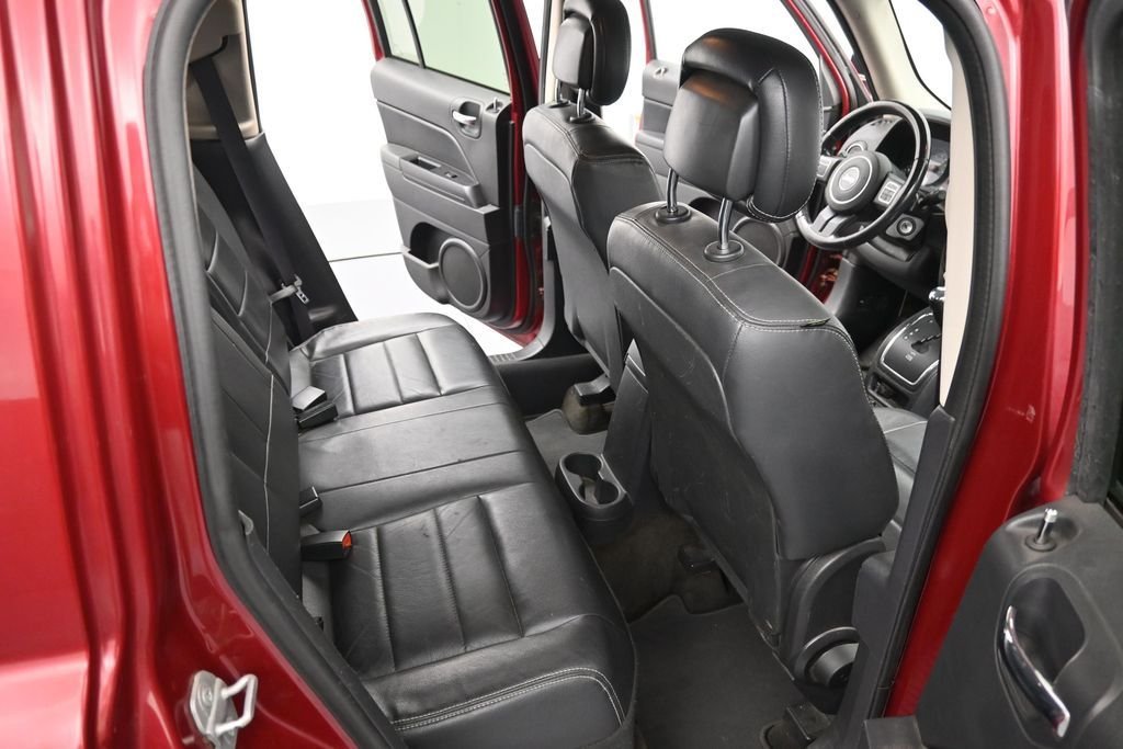 Used 2014 Deep Cherry Red Crystal Pearlcoat Jeep Latitude image 27