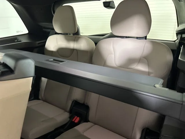 2025 Volvo XC90 Core - Photo 40