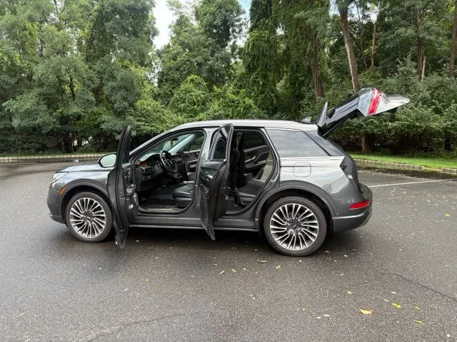 Used 2020 Magnetic Gray Lincoln Reserve image 28
