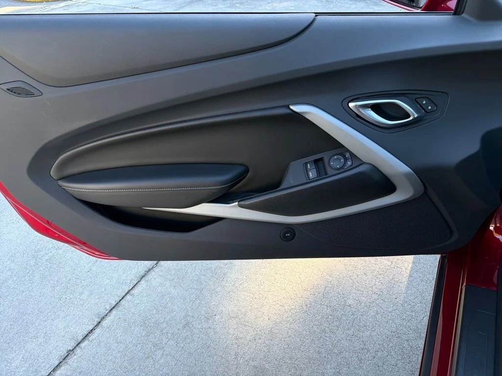 2024 Chevrolet Camaro 1LT - Photo 13