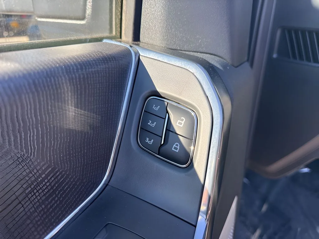 Used 2025 Black Ford Platinum image 11