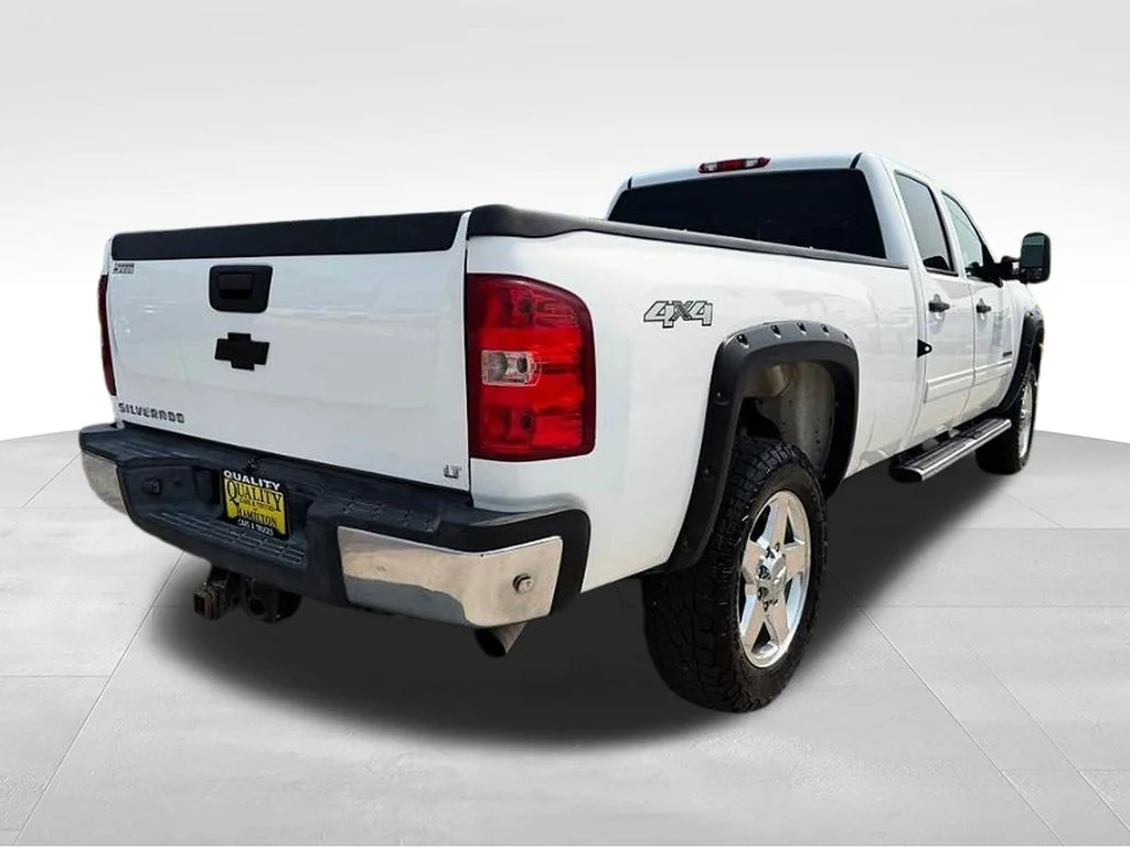 Used 2012 White Chevrolet LT image 6