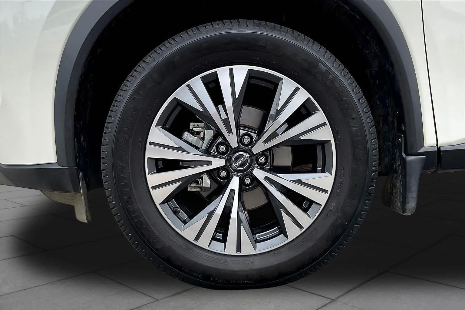 Used 2023 Pearl White Tricoat Nissan SV image 11