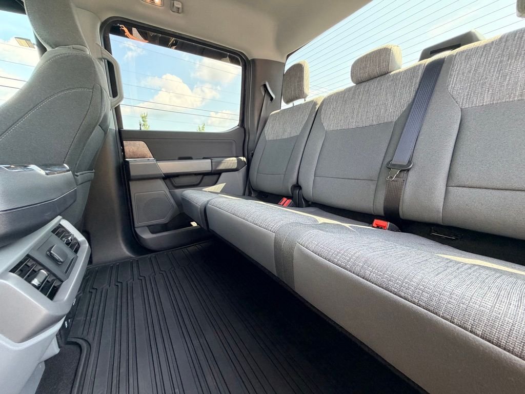 Used 2023 Black Ford XLT image 19