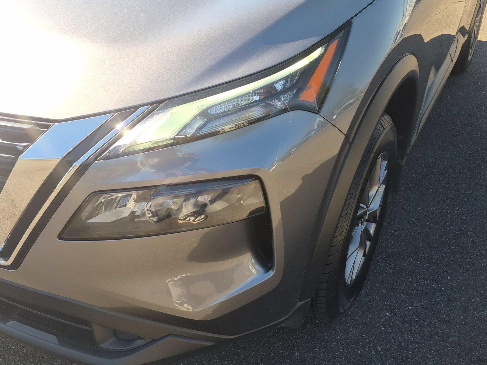 Used 2021 Gun Metallic Nissan S image 9