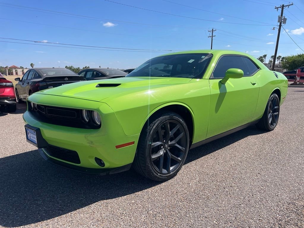 Used 2023 Green Dodge SXT image 3