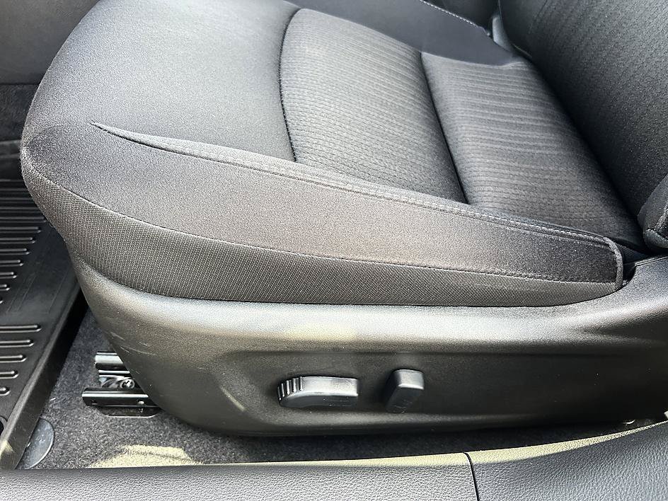 Used 2024 Super Black Nissan 2.5 SV image 21