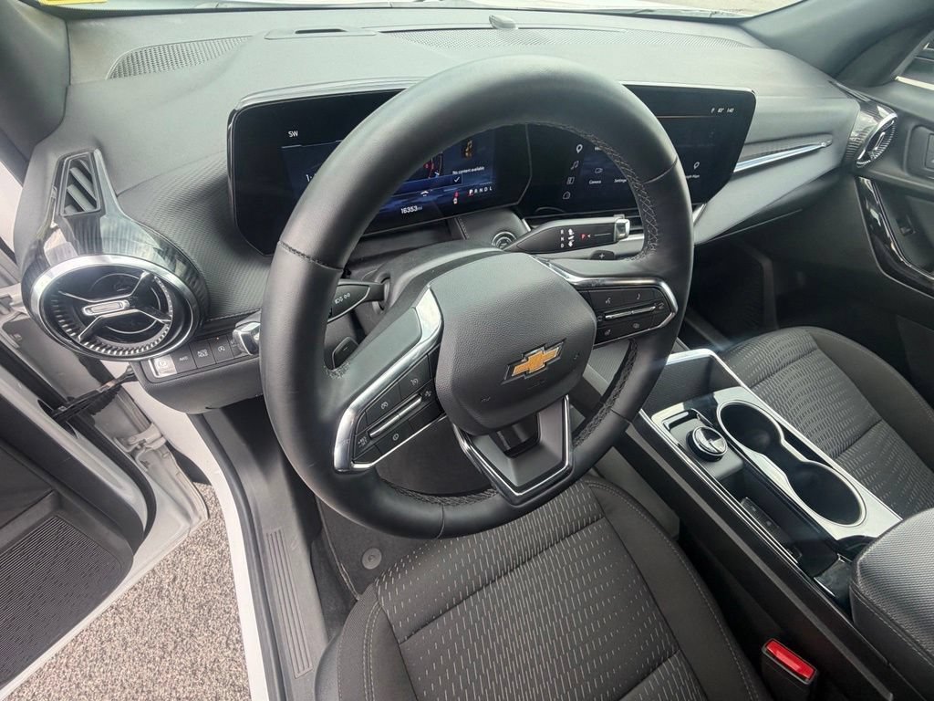 Used 2026 Summit White Chevrolet LT image 18