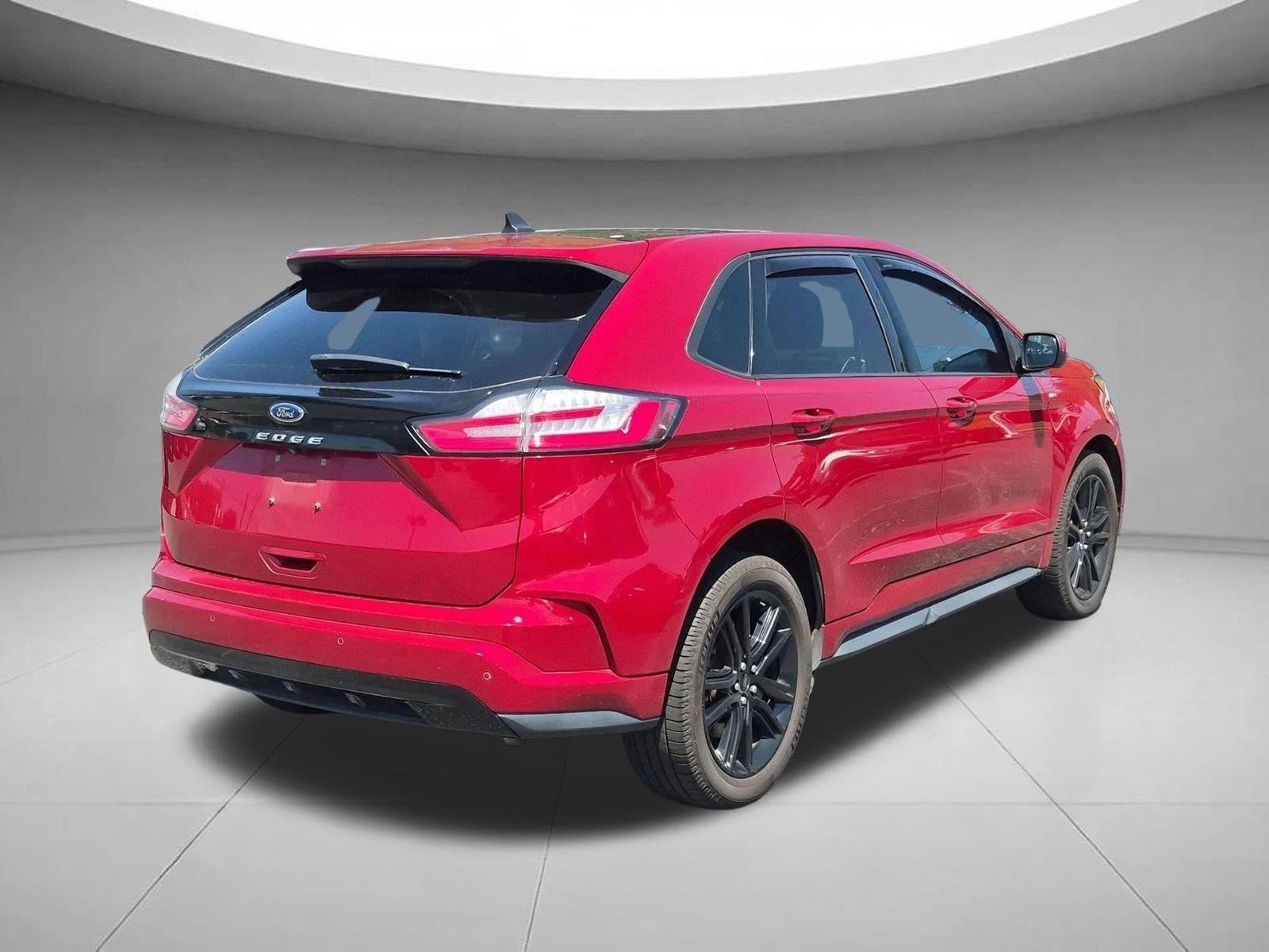 Used 2022 Rapid Red Metallic Tinted Clearcoat Ford ST-Line image 5
