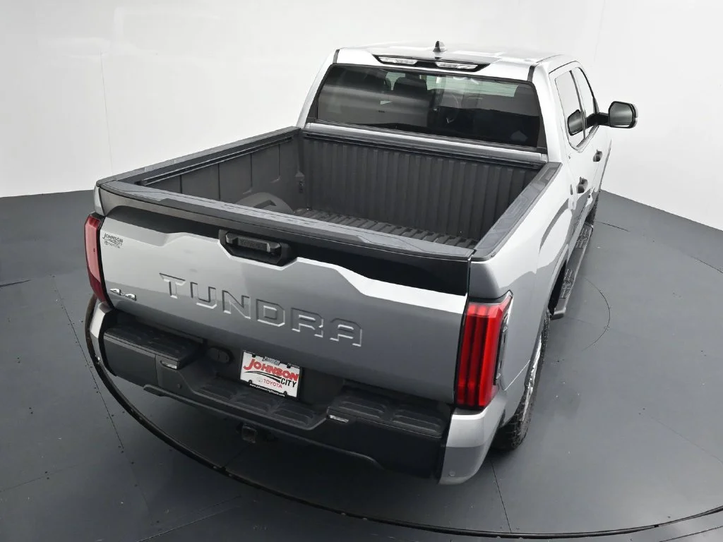 Used 2022 Silver Toyota SR5 image 27