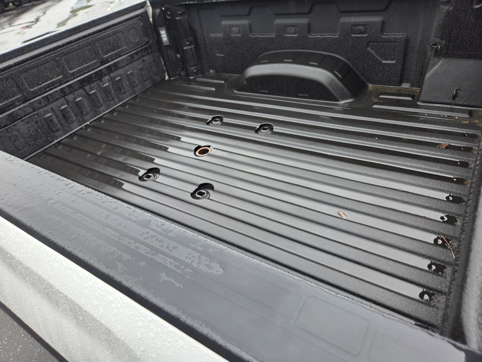 Used 2021 SUMMIT WHITE Chevrolet High Country image 8
