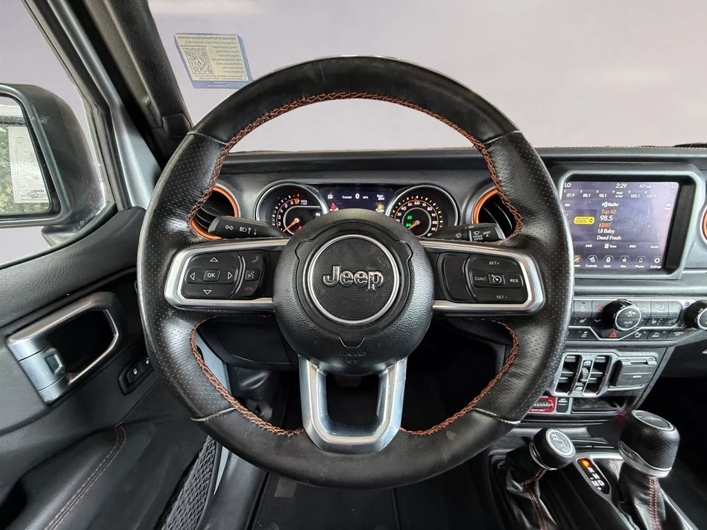 Used 2023 Silver Jeep Mojave image 13