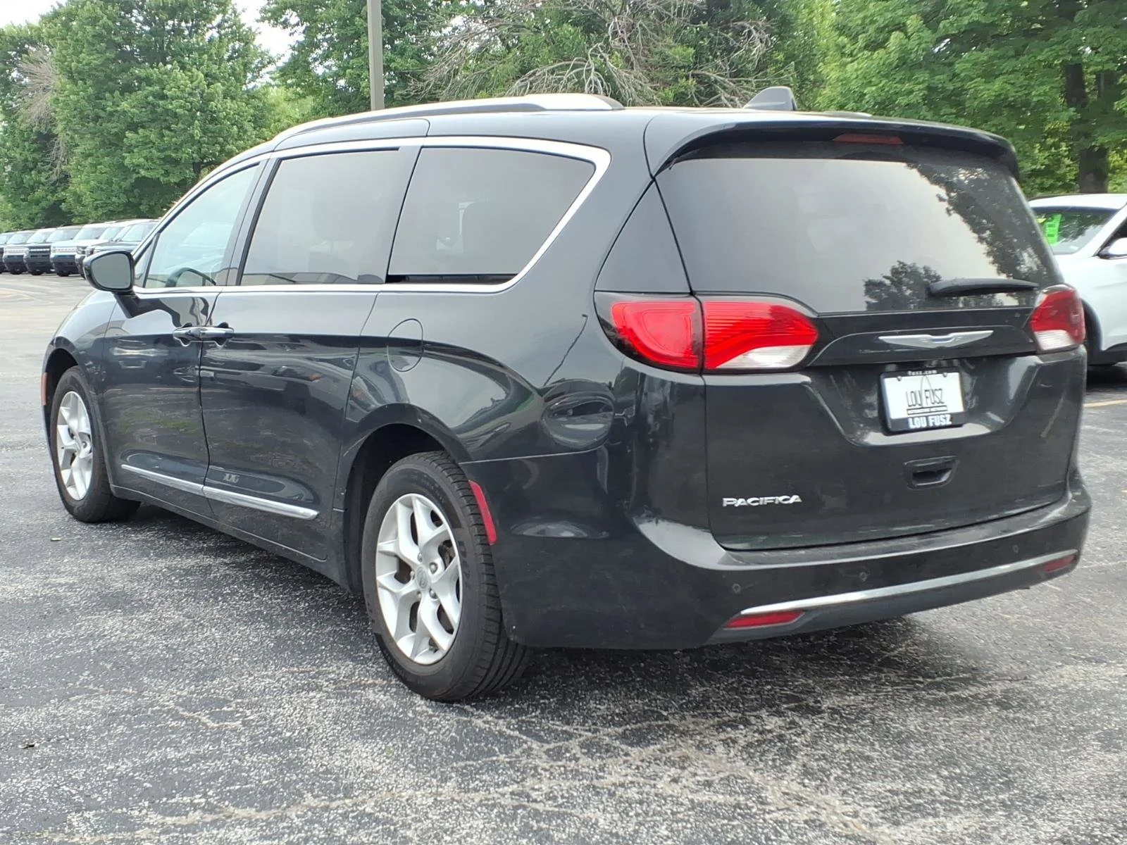 Used 2017 Brilliant Black Crystal Pearlcoat Chrysler Touring-L Plus image 6