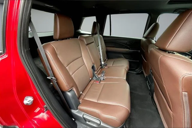 Used 2024 Red Honda EX-L image 27