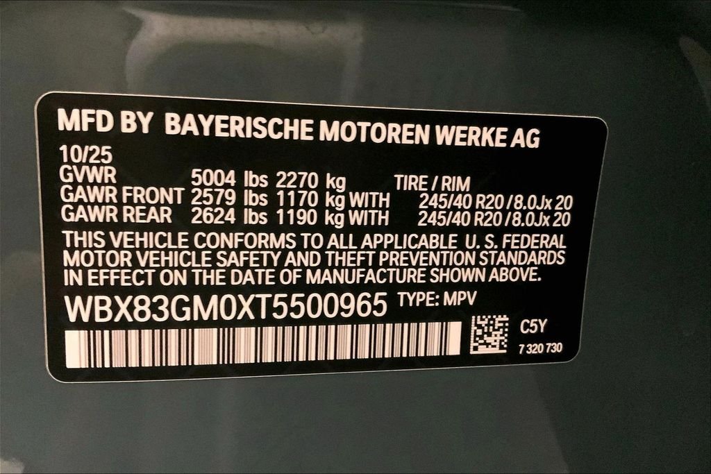 Used 2026 Cape York Green Metallic BMW  image 32