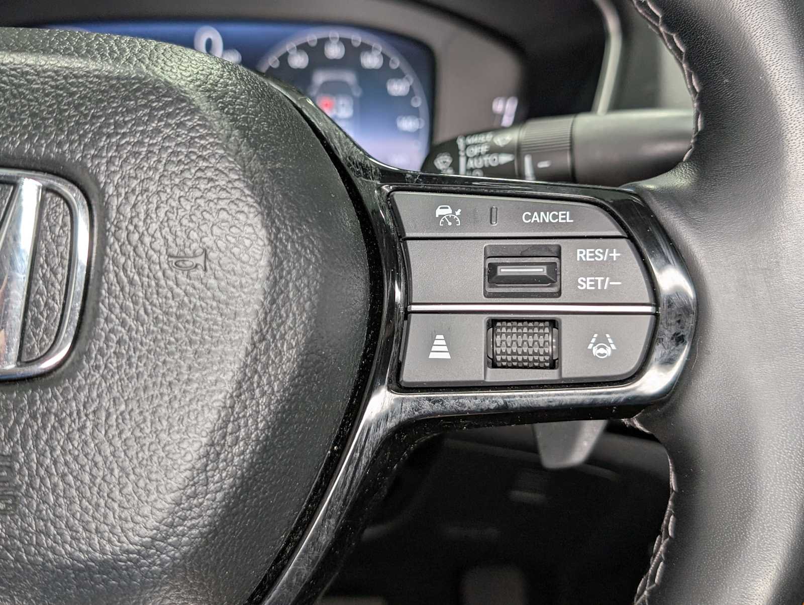 Used 2024 Sonic Gray Pearl Honda Touring image 34