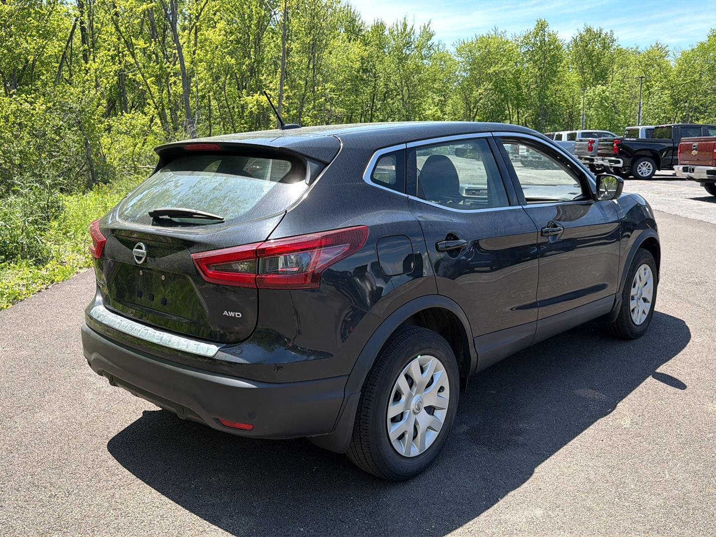 Used 2020 Magnetic Black Pearl Nissan S image 7