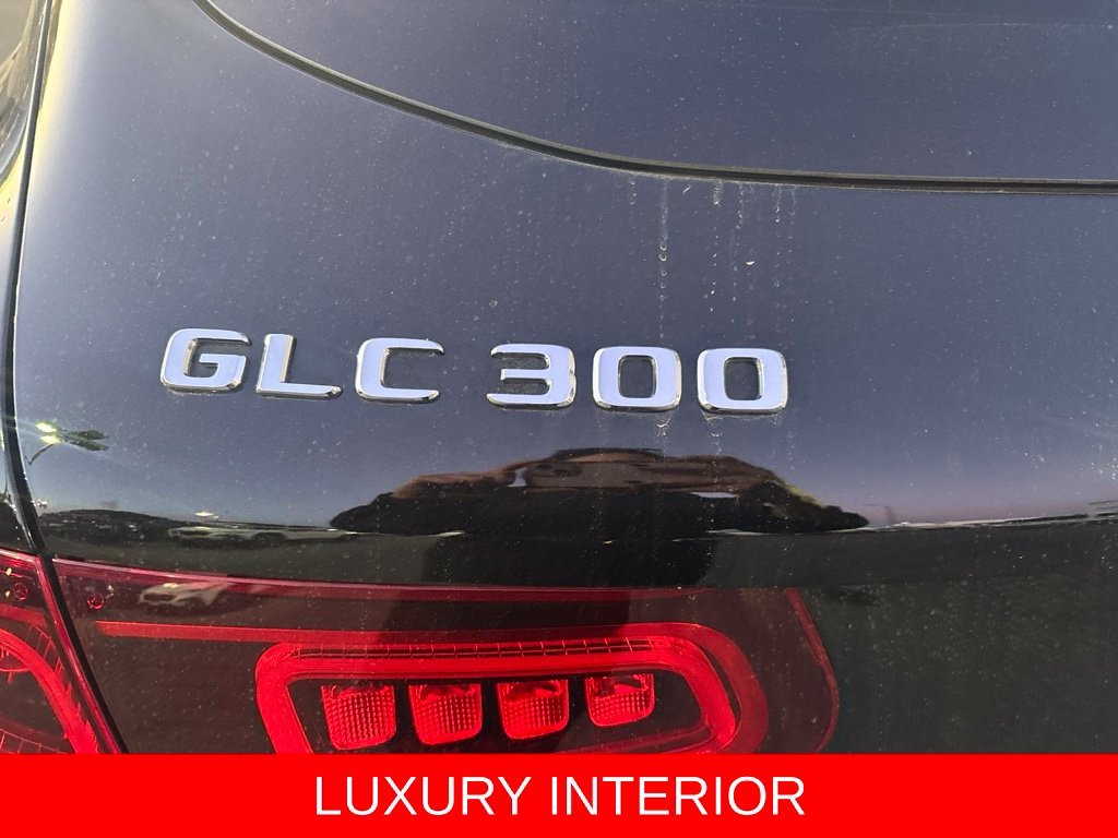 Used 2022 Black Mercedes-Benz GLC 300 image 20