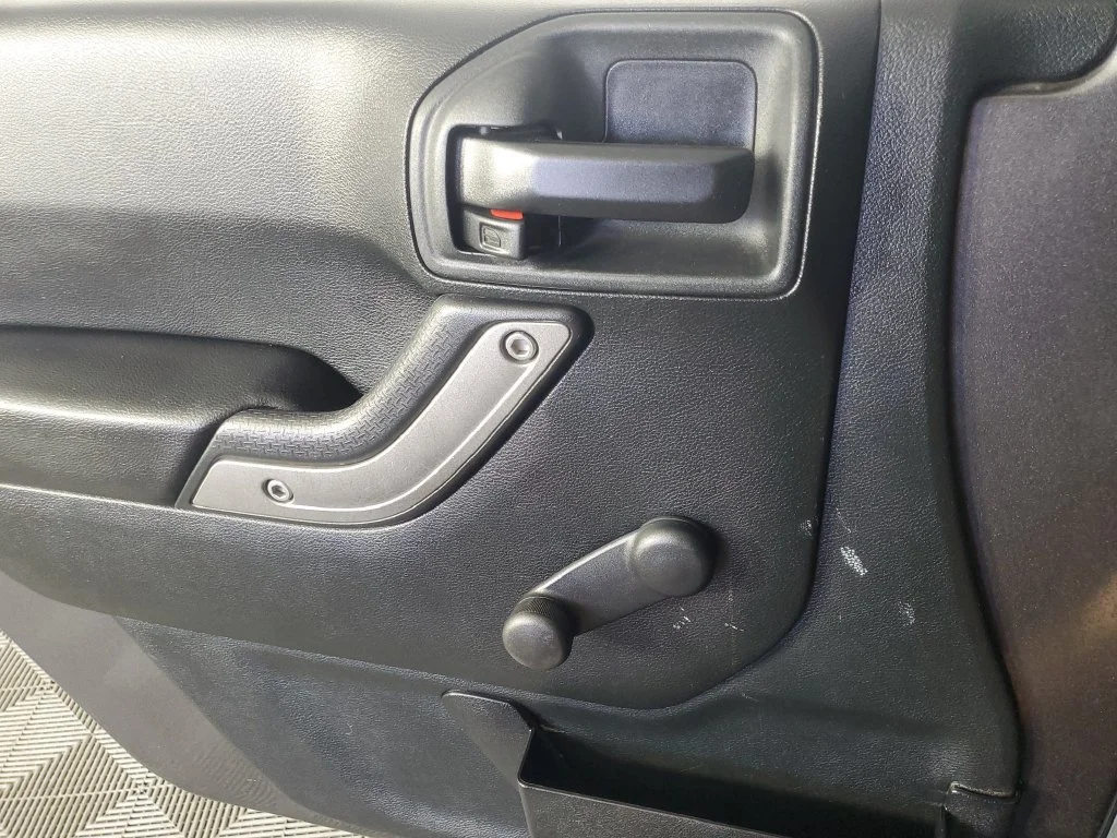 Used 2018 Gray Jeep Sport 4x4 image 24
