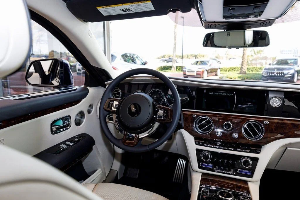 Used 2021 Midnight Sapphire Rolls-Royce  image 40