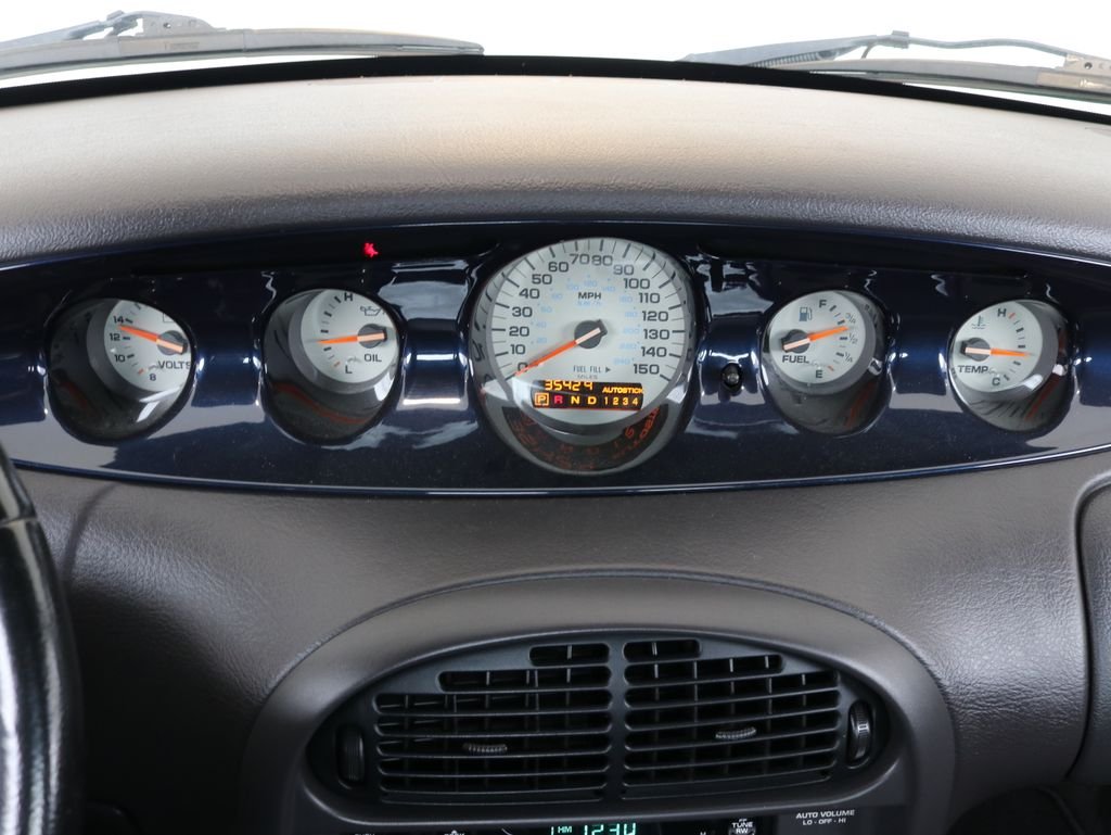 Used 2001 Blue Chrysler Base image 17