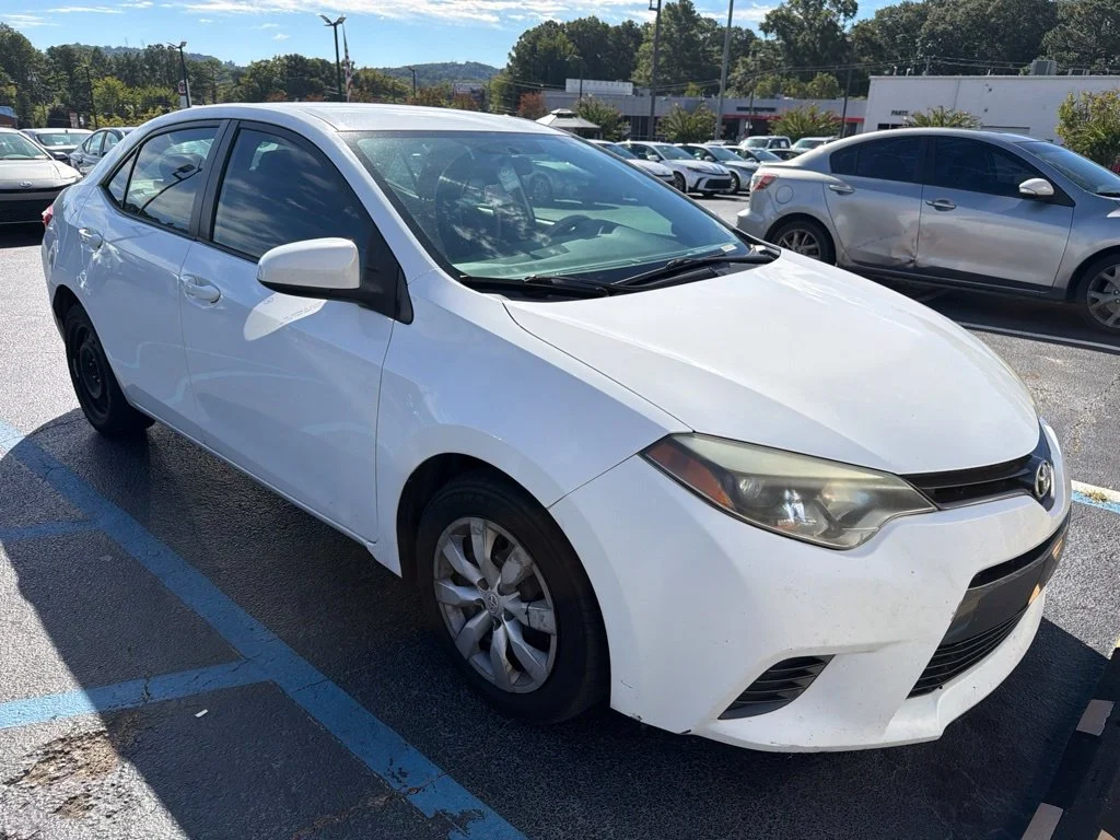 Used 2016 White Toyota LE image 1