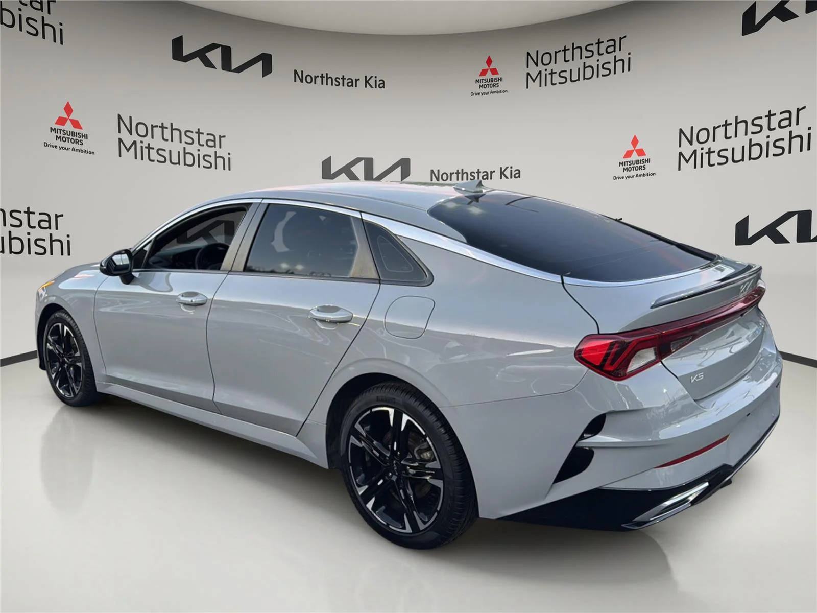 Used 2023 Wolf Gray Kia GT-Line image 2