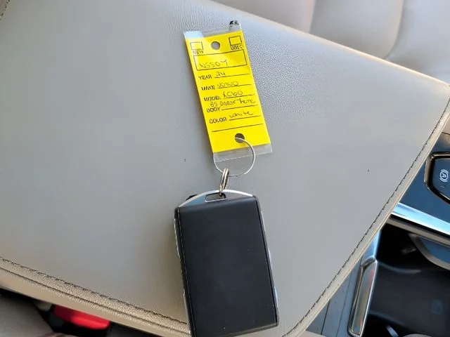 Used 2024  Volvo B5 Plus Dark Theme image 49