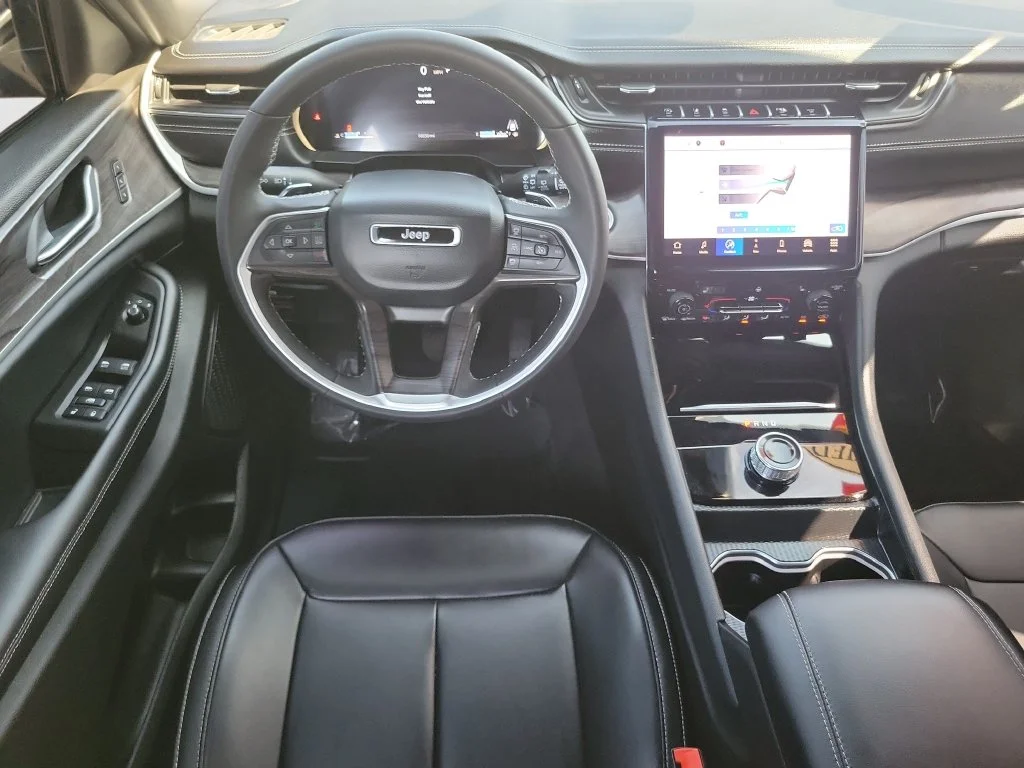 Certified Used 2025 Gray Jeep Limited image 18