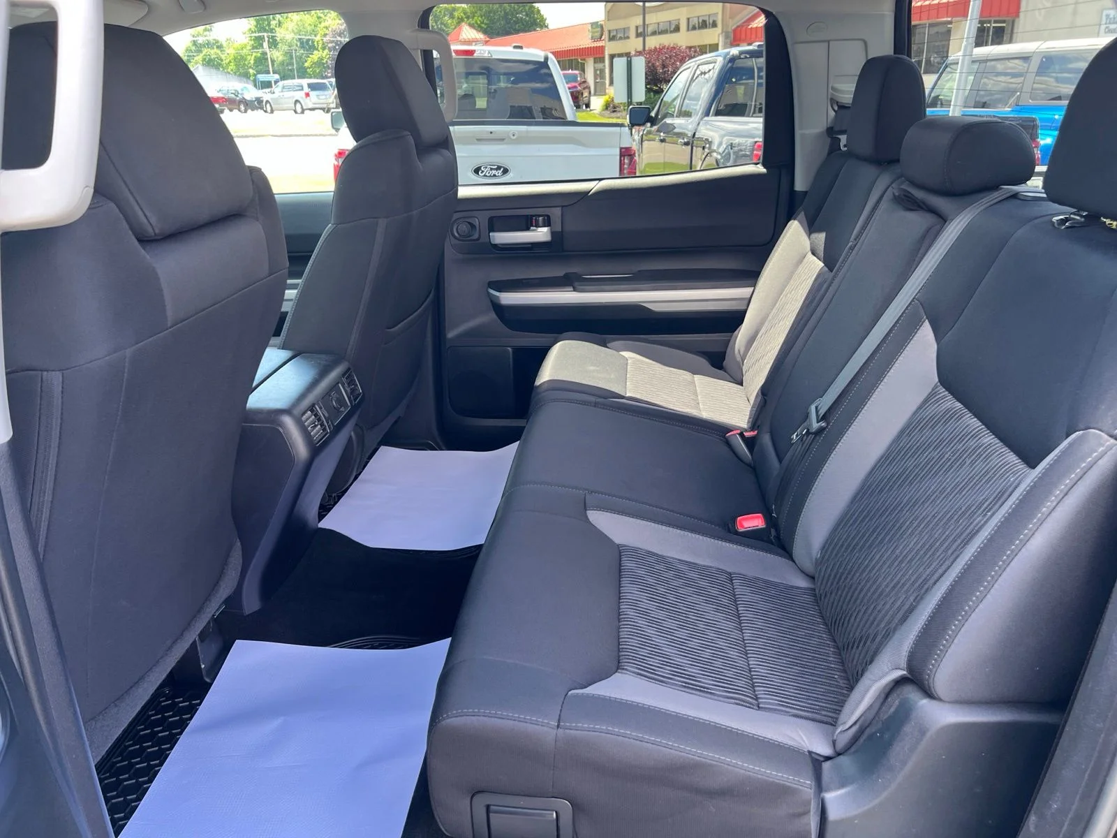Used 2017 Black Toyota SR5 image 41