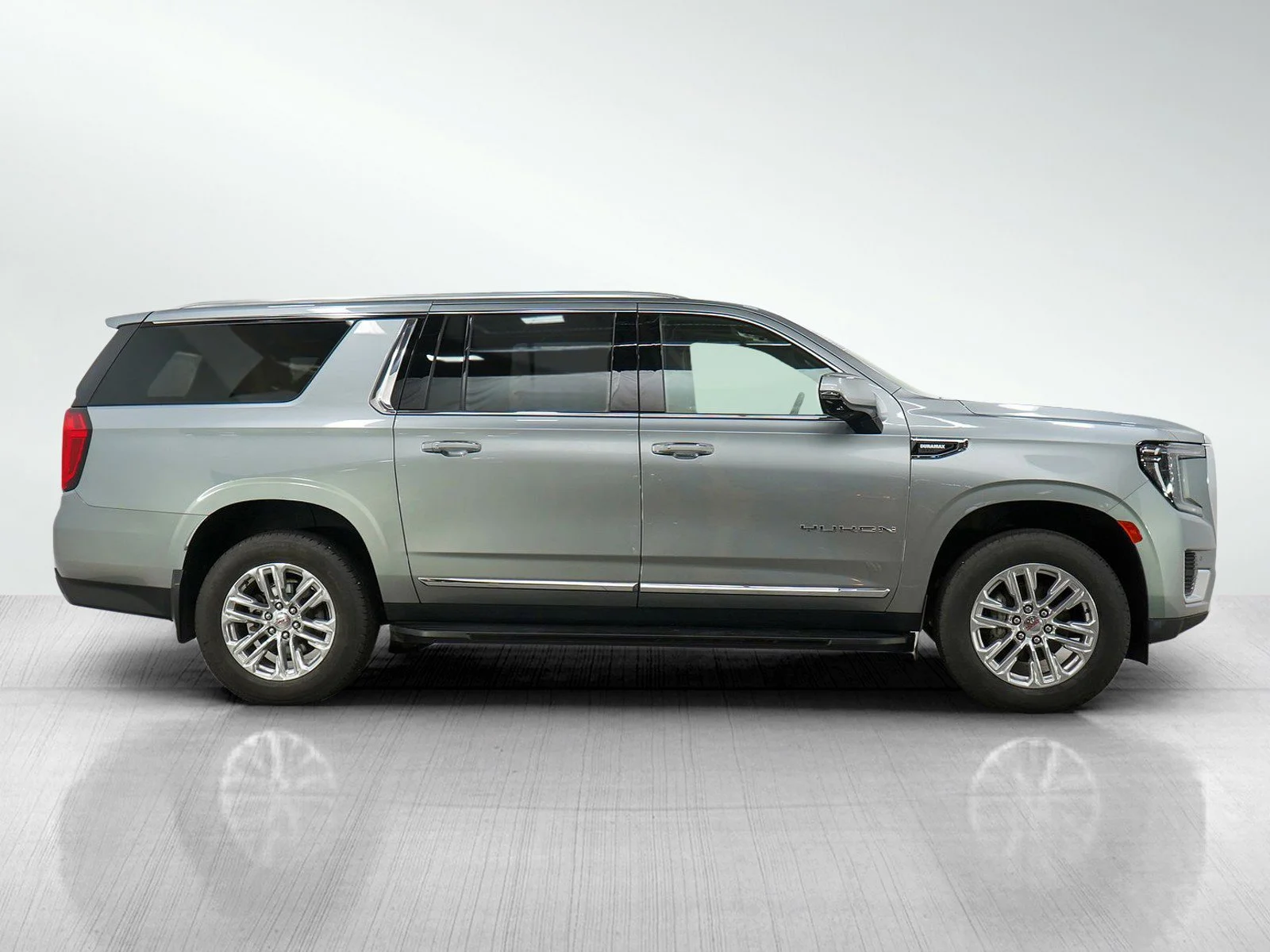 Used 2024 Silver GMC SLT image 6