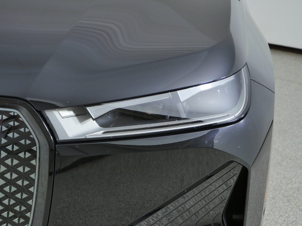 Used 2024 Black BMW xDrive50 image 4