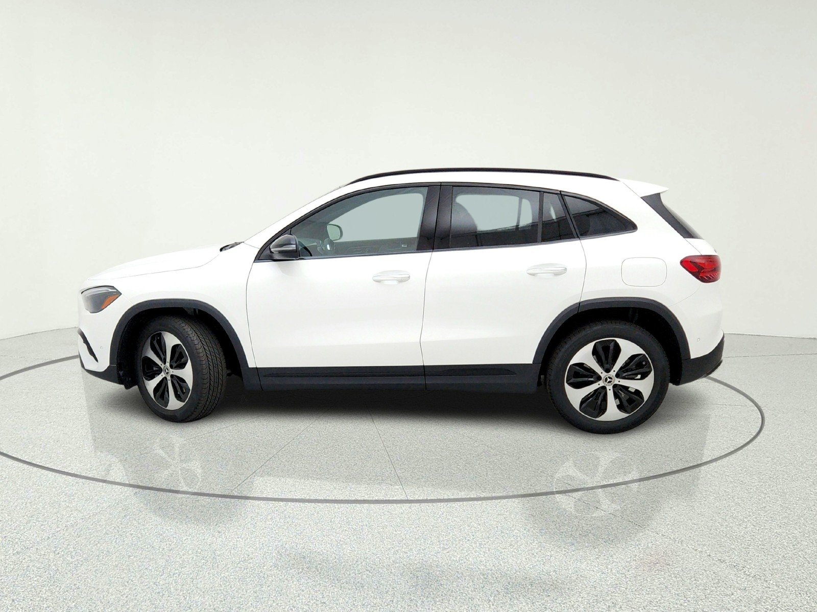 New 2026 Polar White Mercedes-Benz GLA 250 SUV image 14