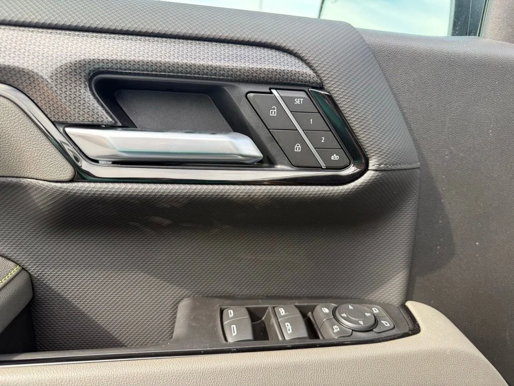 2026 Chevrolet Silverado 1500 ZR2 - Photo 15