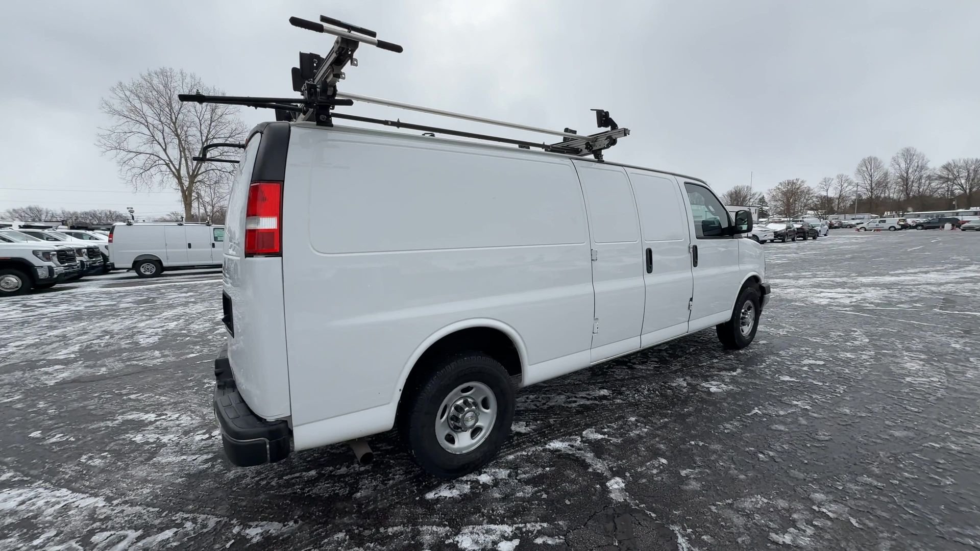 Used 2022 Summit White Chevrolet WT image 8