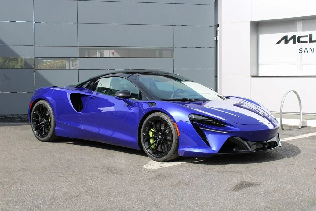 Certified Used 2025  McLaren Performance image 22