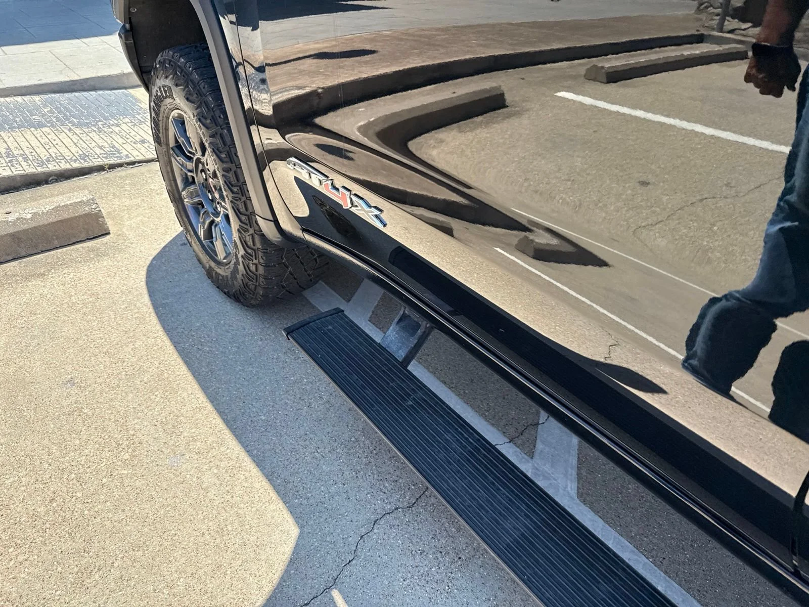 Used 2024 Onyx Black GMC AT4X image 19