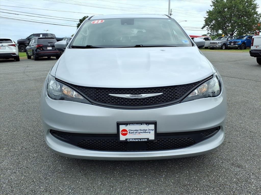 Used 2023 Silver Mist Clearcoat Chrysler LX image 9