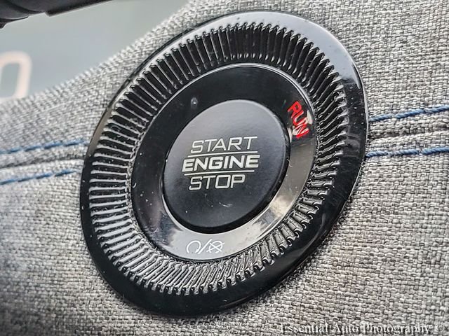 Used 2022 Blue Jeep Latitude image 14