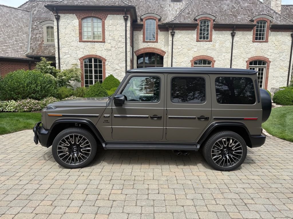 Used 2025 Green Mercedes-Benz G 63 AMG® image 8