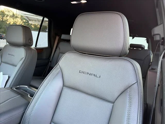 Used 2025 White Frost Tricoat GMC Denali image 25