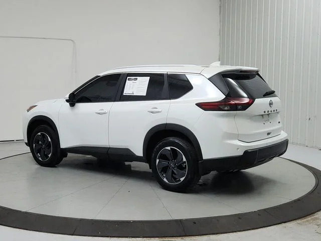 Used 2024 White Nissan SV image 5